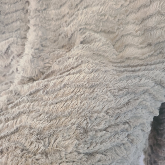 Patagonia Pelage green fuzzy faux fur jacket with pockets! - Picture 2 of 8